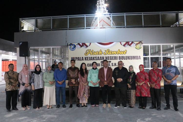 Pisah Sambut Kajari di Gedung Pinisi Bulukumba, Ali Saleng: Panggung Dibuat Khusus