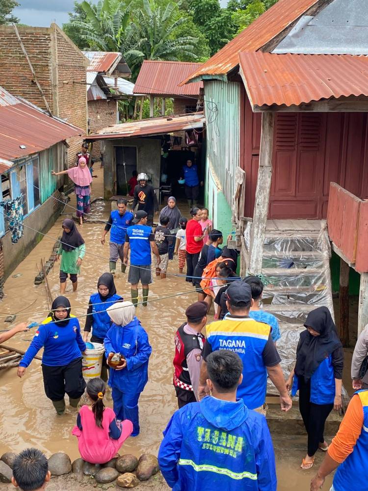 Bupati Andi Utta Apresiasi Kinerja Tim Penanggulangan Banjir di Bulukumba