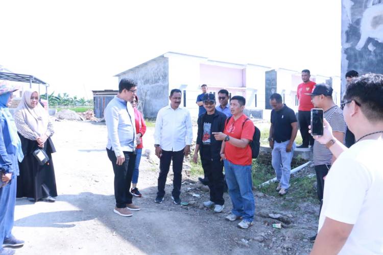 Wabup Edy Manaf Sidak Lokasi Perumahan dan Ruko di Ujung Bulu, Begini Hasilnya!
