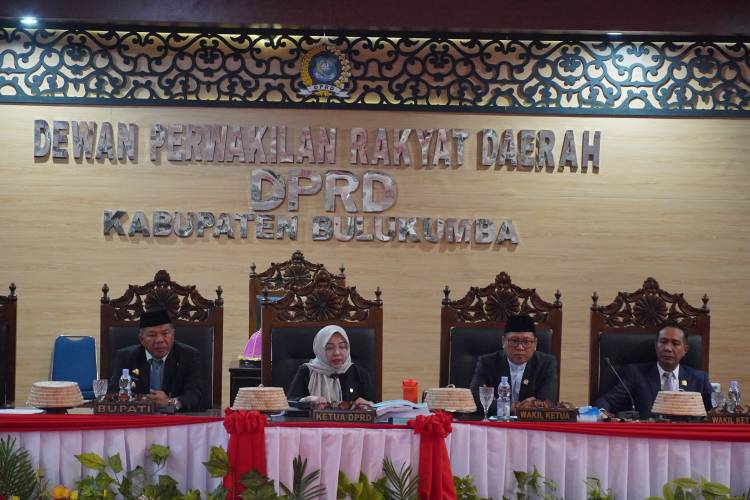 Bupati Andi Utta Serahkan Rancangan KUA-PPAS Perubahan APBD Bulukumba 2025 ke DPRD