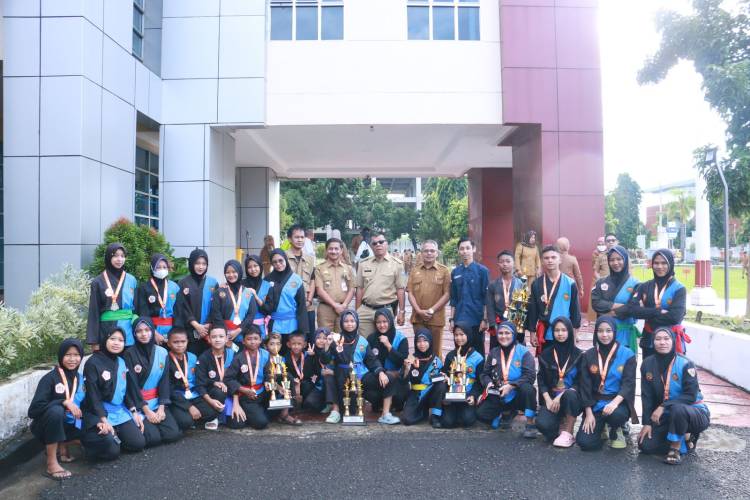 Kembali Harumkan Bulukumba, Jejak Agung Raih Juara Umum 1 Kejurnas Pencak Silat Habibie Championship 1