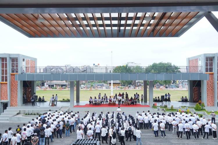 Ada Apa Gerangan, Seluruh Ambulans Desa Serbu Lapangan Pemuda