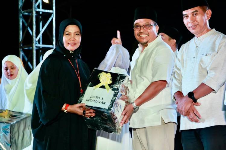Warga Tumpah Ruah di Maulid Akbar Bulukumba, Hadiah Umrah Diraih Pegawai Inspektorat dan Kesbang