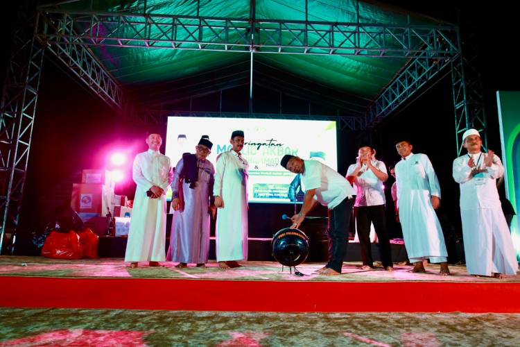 Warga Tumpah Ruah di Maulid Akbar Bulukumba, Hadiah Umrah Diraih Pegawai Inspektorat dan Kesbang