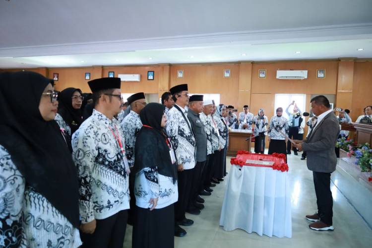 Bupati Andi Utta Minta Guru tak Monoton dalam Mendidik