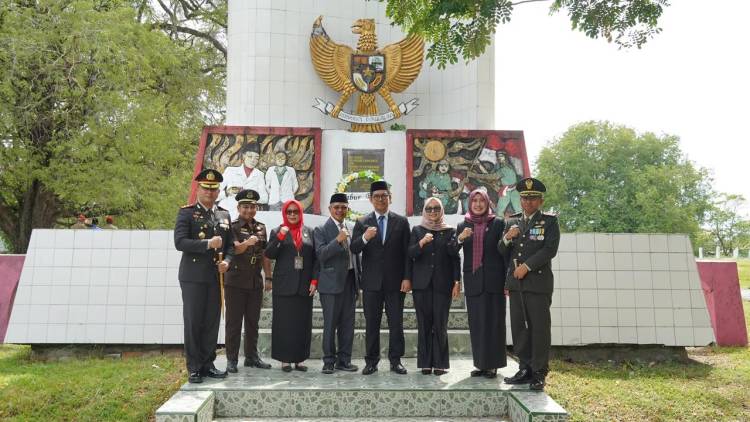 Wabup Edy Manaf Pimpin Upacara Peringatan Hari Pahlawan