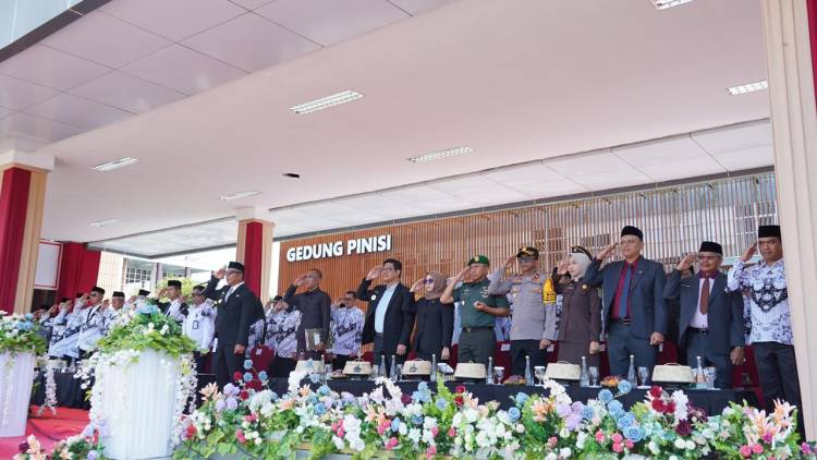 HUT PGRI, Bupati Andi Utta Luncurkan Koperasi Lentera Merah Putih