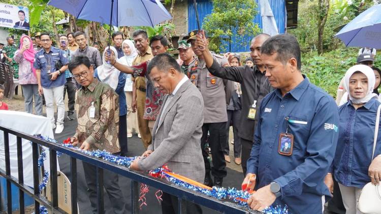 Bupati Andi Utta Luncurkan Program WASH di Desa Kindang, Hasil Zakat Karyawan BRI