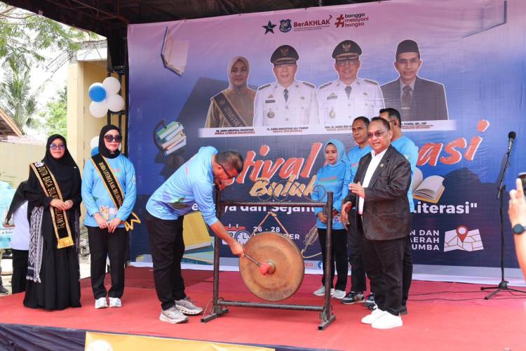 Buka Festival Literasi, Bupati Andi Utta Bicara Tantangan Perpustakaan di Era Digital