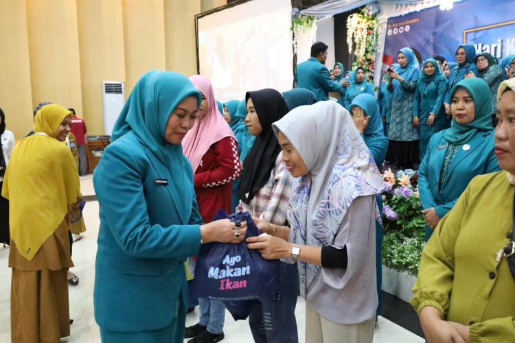 Inspiratif! PKK Bulukumba Tampilkan Drama Mini Pencegahan Perkawinan Anak di Puncak HKG 