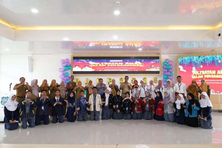 Herfida Muchtar Kukuhkan Forum Anak Panrita Lopi 