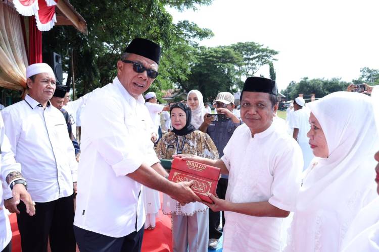 Bupati Andi Utta, Launching Khatmil Quran Per Pekan di Bontomacinna