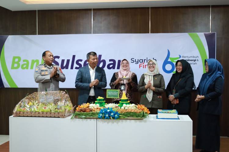 Hadiri HUT Bank Sulselbar, Andi Utta Tekankan Peran Perbankan Dorong UMKM