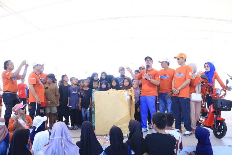Hadiah Fun Walk IKA SMPN 2 Bulukumba Diberikan kepada Anak Panti Asuhan