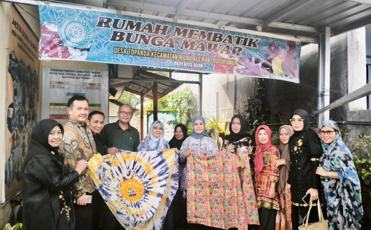 Kepala BI Sulsel Tinjau Rumah Batik Khas Bulukumba, Dorong Pemberdayaan Perempuan dan Penguatan UMKM