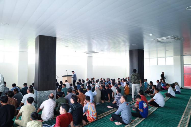 Perdana, Salat Jumat Digelar di Musallah Gedung Ammatoa