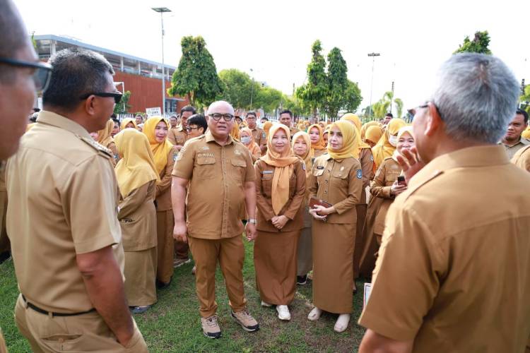 Hari Pertama Masuk Kantor, Bupati Andi Utta: Waktu Tidak Memberi Kesempatan untuk Mengulang, Tapi Kesempatan untuk Berubah