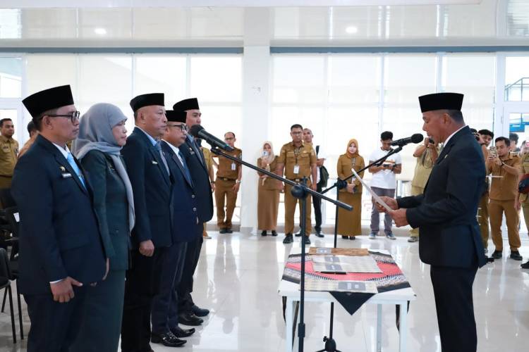 Bupati Andi Utta Lantik 5 Kepala OPD Hasil Selter