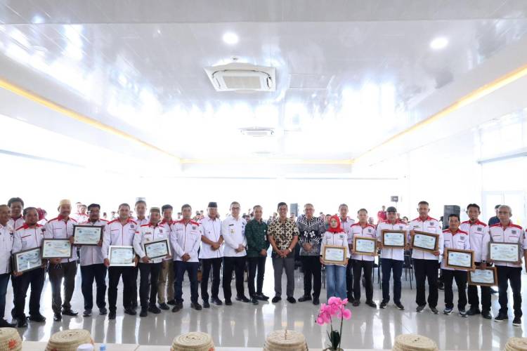 Kades se Sulsel Deklarasi Desa Bersinar di Gedung Pinisi Bulukumba