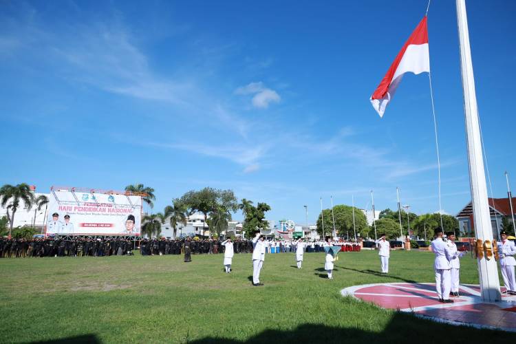 Andi Utta Pimpin Upacara Hardiknas 2026,Tegaskan Komitmen Pendidikan Bermutu untuk Semua