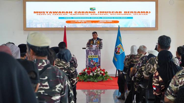 Buka Muscab Lima Daerah, Bupati Andi Utta Dipakaikan Jaket FKPPI 