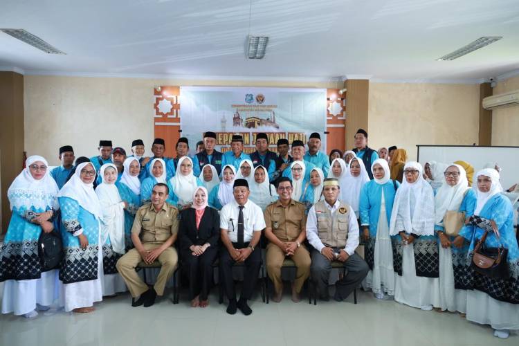 Bupati Andi Utta Minta Jemaah Calon Haji Saling Menolong