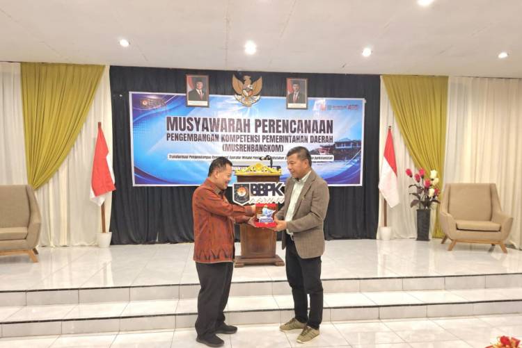 Bupati Andi Utta Bandingkan Kinerja ASN dan Swasta di Musrenbangkom BPSDM Kemendagri