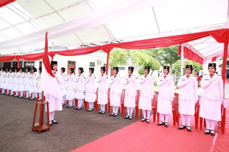 Bupati Andi Utta Kukuhkan 72 Anggota Paskibra Bulukumba
