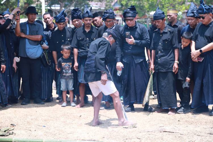 Ritual Andingingi Awali Rangkaian Festival Pinisi 2026, Teguhkan Harmoni Manusia dan Alam