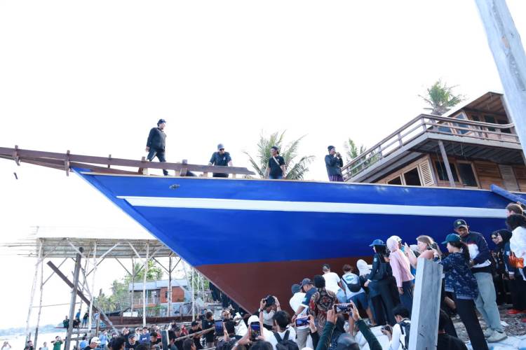 Andhika Mappasomba Ungkap Filosofi Annyorong Lopi, Warisan Ilmu Maritim Orang Bontobahari